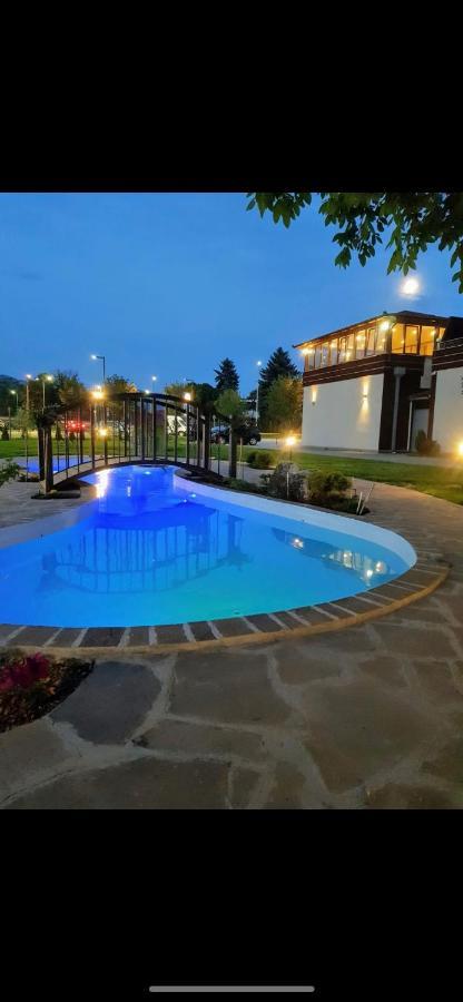 Prenociste Gazela Bed & Breakfast Pirot Exterior photo