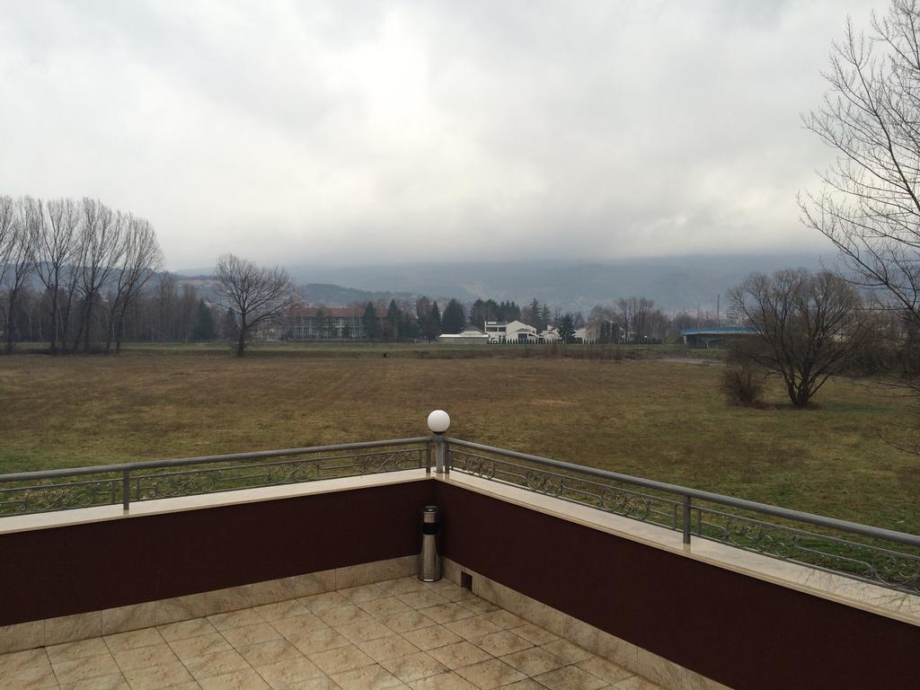 Prenociste Gazela Bed & Breakfast Pirot Exterior photo